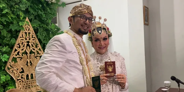 Officially Becoming a Wife, Roro Fitria is Married to Andri Irawan with a Dowry of 290 Million