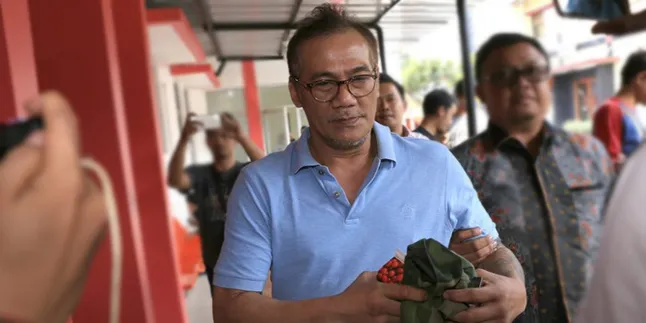 Sahur di Penjara, Tio Pakusadewo Makan Nasi Lauk Telur Dadar