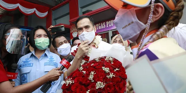Saipul Jamil Bebas dari Penjara, Dijemput Mobil Mewah - Berencana Mandi di Pantai