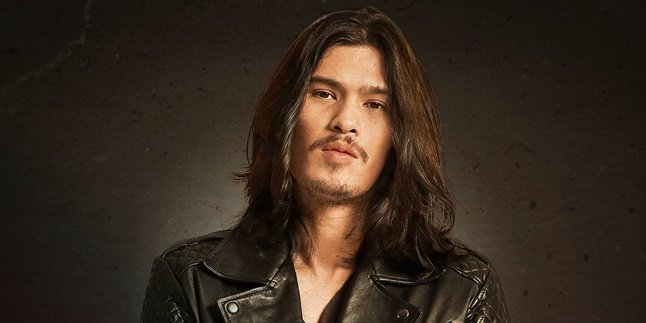 Presenting 90s Rock Music in New Single 'Bayangmu', Virzha Collaborates with Three Great Musicians