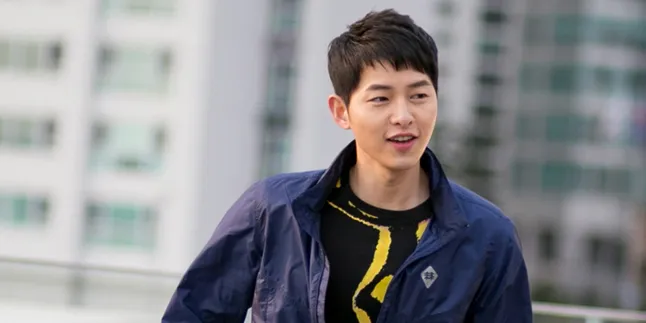 Saking Populernya, Song Joong Ki Tersangkut Rumor Pacaran Saking Populernya, Song Joong Ki Tersangkut Rumor Pacaran