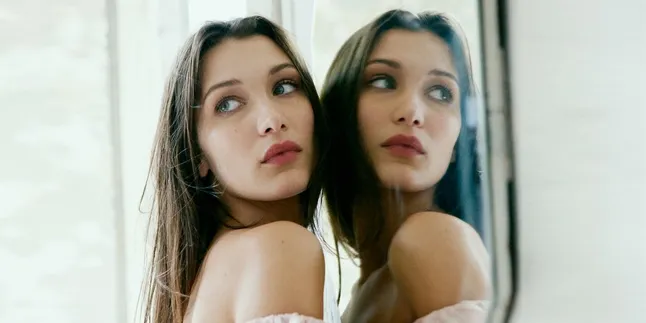 Sakit! Bella Hadid Ungkap Rasanya Putus Dari The Weeknd Sakit! Bella Hadid Ungkap Rasanya Putus Dari The Weeknd