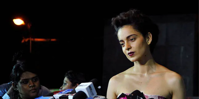 Sakit Hati, Kangana Sebut Aktor Yang Dulu Menolaknya Orang Bodoh Sakit Hati, Kangana Sebut Aktor Yang Dulu Menolaknya Orang Bodoh