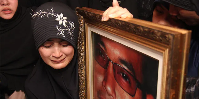 Sakit, Istri Almarhum Uje Jalani Perawatan di Rumah Sakit, Istri Almarhum Uje Jalani Perawatan di Rumah