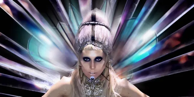 Sakit Parah, Lady Gaga Batalkan Tur Sakit Parah, Lady Gaga Batalkan Tur