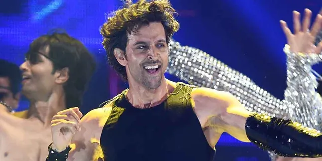 Sakit Punggung Parah, Hrithik Butuh 3 Mobil Untuk Perjalanan Jauh