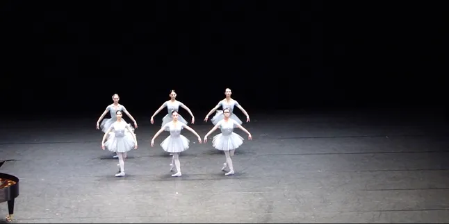 Salah Gerakan dan Posisi, Penari Ballet Ini Bikin Penonton Ngakak