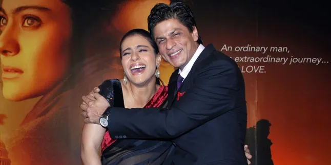 Saling Berpegangan Tangan Mesra, SRK dan Kajol Romantis Abis! Saling Berpegangan Tangan Mesra, SRK dan Kajol Romantis Abis!