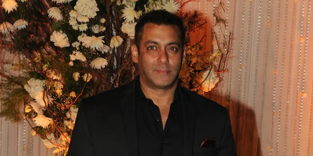 Saling Genggam Tangan, Ibu Salman Terima Iulia Jadi Calon Mantu?