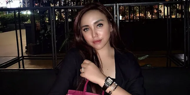 Salmafina Sunan Ungkap Jika Tas Mewah di Foto Instagramnya Adalah Barang Pinjaman