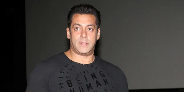 Salman Khan Bantah Kabar Pertunangannya Dengan Iulia Vantur