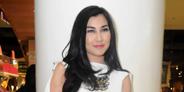 Sama-sama Bisnis Clothing Line, Nisya Ahmad Saingan Dengan Raffi?