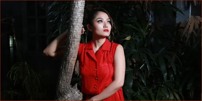 'Sama-Sama', Curhatan Cinta Monyet Siti Badriah