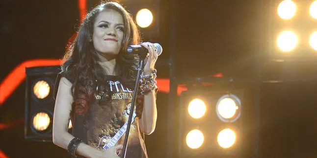 Sambil Akting di Atas Panggung, Nowela Bawakan Lagu Katy Perry!