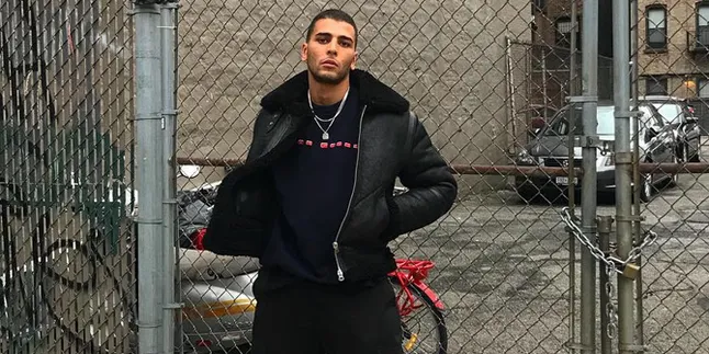 Sambut Ramadan, Pacar Kourtney Kardashian Belanja Kurma & Salat Tarawih Sambut Ramadan, Pacar Kourtney Kardashian Belanja Kurma & Salat Tarawih