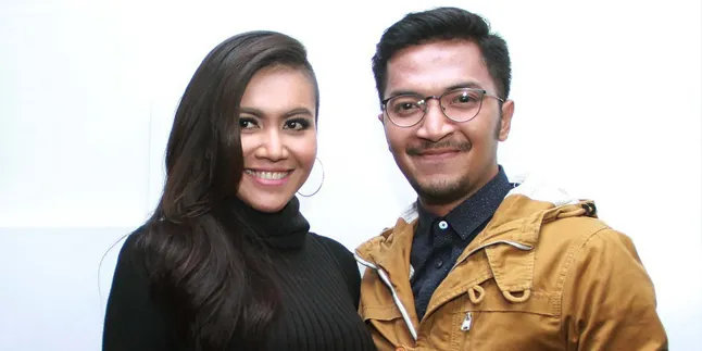 Sampaikan Selamat, Ivan Gunawan Sebut Ihsan dan Denada Tunangan Sampaikan Selamat, Ivan Gunawan Sebut Ihsan dan Denada Tunangan