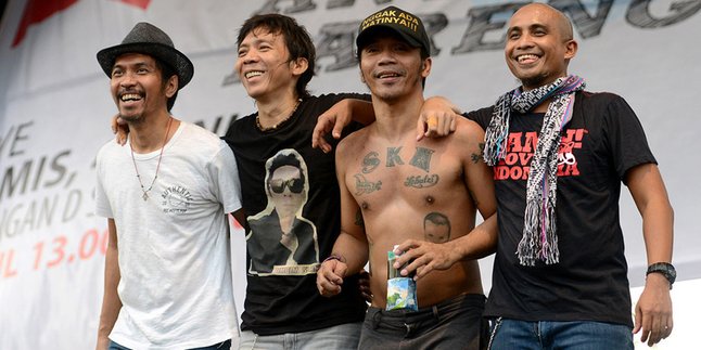 Sampingkan Tampilan Slengekan, Slank Rilis Single Religi 'Halal'