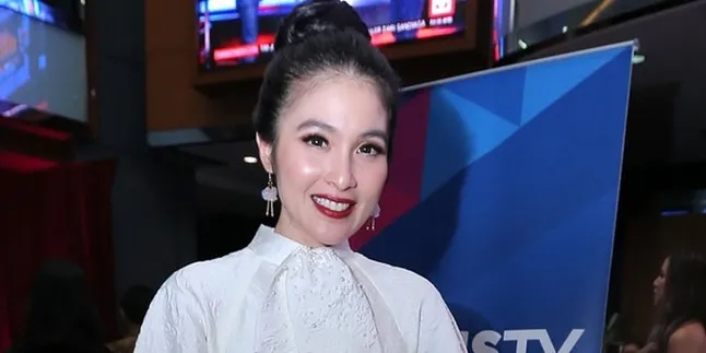 Sandra Dewi Akan Terus Gendong Raphael Moeis Sampai Nggak Kuat