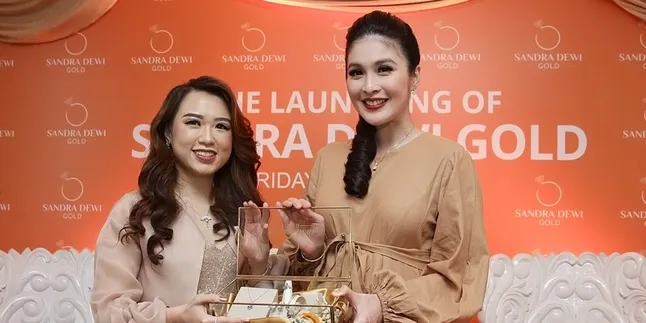 Sandra Dewi Masih Sibuk Bisnis Perhiasan Satu Bulan Jelang Persalinan