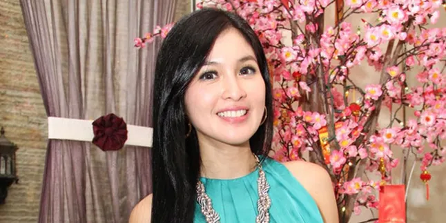 Sandra Dewi: Mau Jodohin Saya?