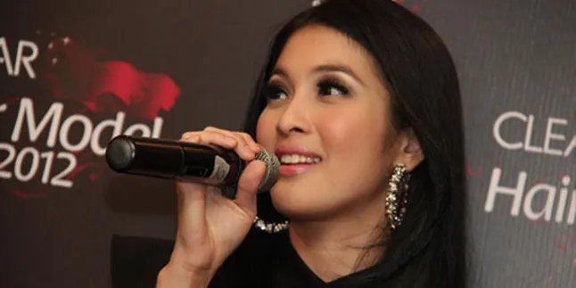 Sandra Dewi Selalu Merasa Awet Muda Sandra Dewi Selalu Merasa Awet Muda