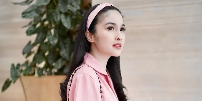 Sandra Dewi Unggah Foto Dirinya 11 Tahun Lalu, Sudah Glow Up dari Dulu