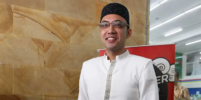 Sandy Tumiwa Taaruf Dengan Luthfa Nur Rahayu