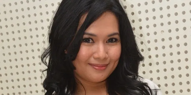 Sang Anak Minta Dea Mirella Nikah Lagi