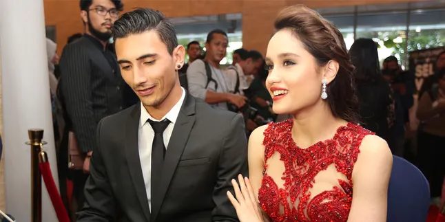 Sang Ibu Merestui Cinta Laura Jadian Dengan Ronaldo? Sang Ibu Merestui Cinta Laura Jadian Dengan Ronaldo?