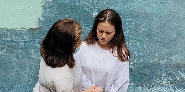 Mother Explains the Process of Underwater Baptism Undergone by Marsha Aruan