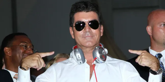 Sang Ibunda Meninggal, Simon Cowell Total Untuk X Factor