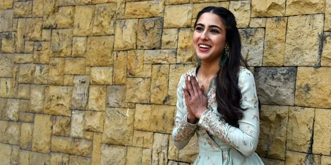 Sara Ali Khan Buka Suara Tentang Perceraian Saif Ali Khan dan Amrita Singh