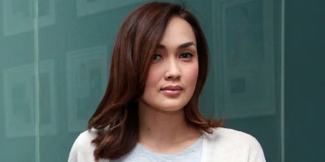 Sara Wijayanto & Risa Saraswati 'Hunting' Hantu di Kota Bandung