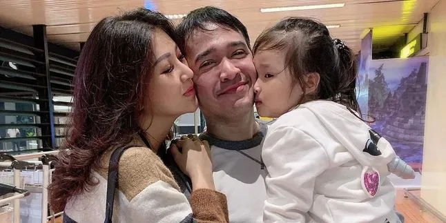 Sarwendah Terbang ke Amsterdam Saat Hamil Besar, Ruben Onsu Tak Khawatir Sarwendah Terbang ke Amsterdam Saat Hamil Besar, Ruben Onsu Tak Khawatir
