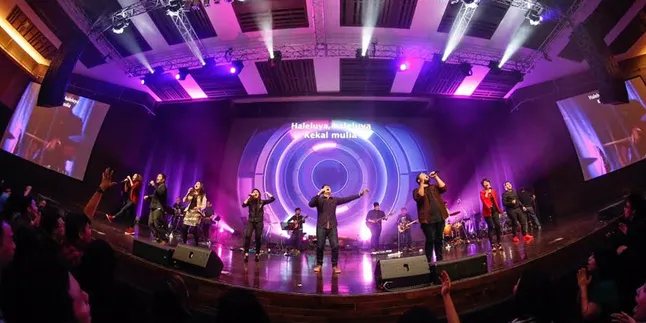Satu Bulan Penuh, Album 'MORE THAN ENOUGH' Nangkring di iTunes