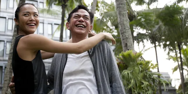 Satu Ranjang Dengan Ray Sahetapy, Kelly Tandiono Merasa Senang