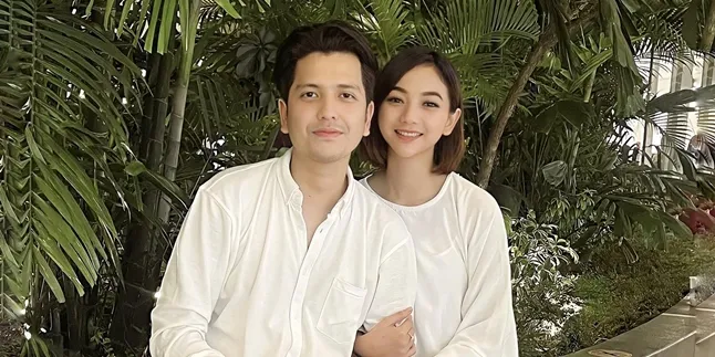 Satu Tahun Berpacaran, Rendi Jhon Akui Sudah Dapat Restu Orangtua Glenca Chysara Satu Tahun Berpacaran, Rendi Jhon Akui Sudah Dapat Restu Orangtua Glenca Chysara