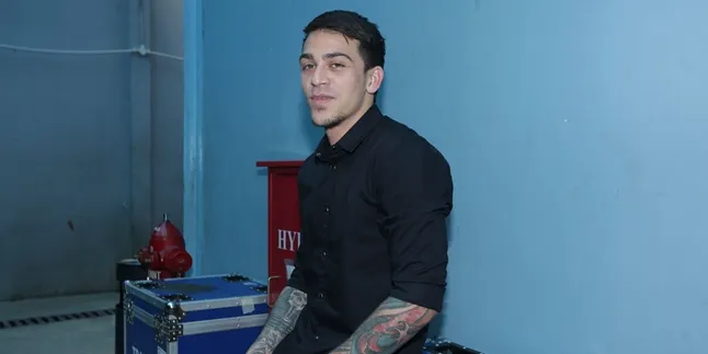 Sean Azad Terkena Razia Narkoba, Ayu Azhari Tahu Dari Media