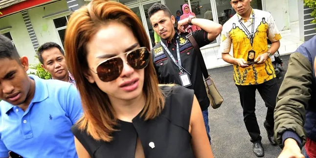 Sebelum Ditangkap, Nikita Mirzani Diintai Polisi Berbulan-Bulan Sebelum Ditangkap, Nikita Mirzani Diintai Polisi Berbulan-Bulan