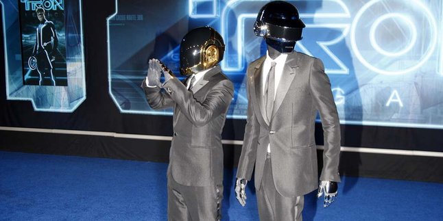 Sebelum Jadi Robot, Daft Punk Cuma Duet Rocker Gagal!