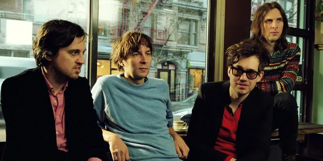 Sebelum Manggung Phoenix Berburu Batik