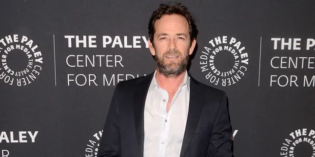Sebelum Meninggal, Luke Perry Berjuang Lawan Kanker Usus Selama Bertahun-Tahun