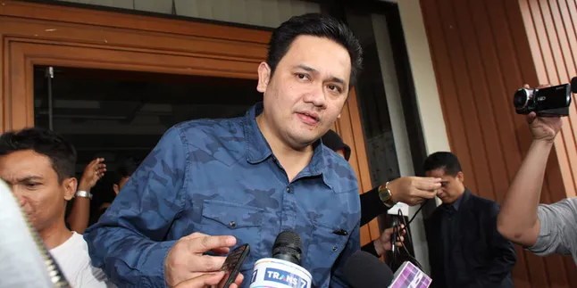 Sebelum Tutup Akun, Farhat Minta Maaf Pada Pengacara Nia Daniati