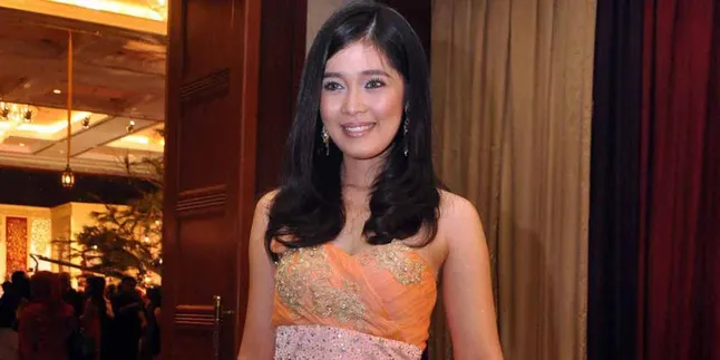Sebulan Lagi Nikah, Gracia Indri Pesan Gaun Ke Ivan Gunawan Sebulan Lagi Nikah, Gracia Indri Pesan Gaun Ke Ivan Gunawan