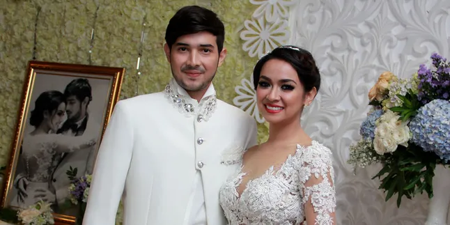 Sebulan Pacaran, Aryani Fitriana & Donny Michael Langsung Nikah