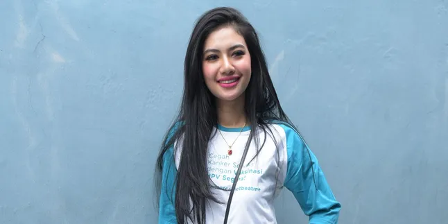 Sebut Della Perez Anak Rumahan, Ibunda Tegaskan Putrinya Tak Kenal Vanessa Angel