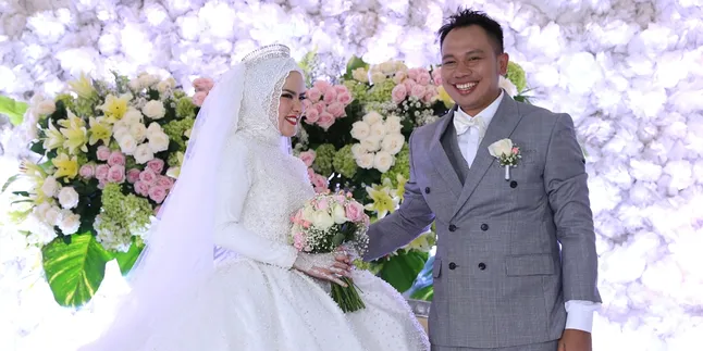 Sebut 'My Gladiator Boyz', Calon Anak Vicky Prasetyo dan Angel Lelga Laki-Laki?