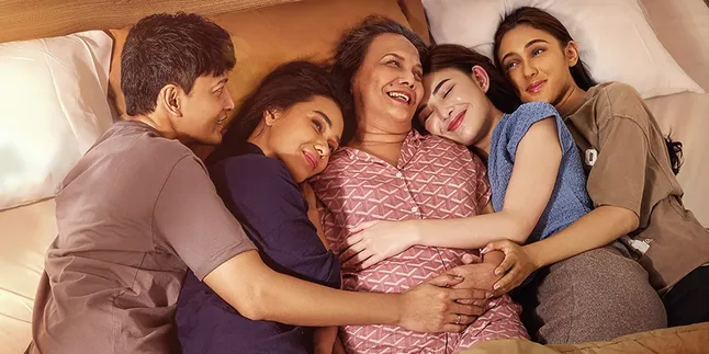 Sederet Aktor Besar Tanah Air Bikin Haru di Trailer Film 'BILA ESOK IBU TIADA' Sederet Aktor Besar Tanah Air Bikin Haru di Trailer Film 'BILA ESOK IBU TIADA'