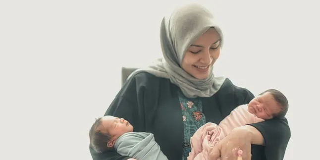Sederet Fakta Kehamilan Kembar Ratna Galih, Lahir Lewat Proses Bayi Tabung!