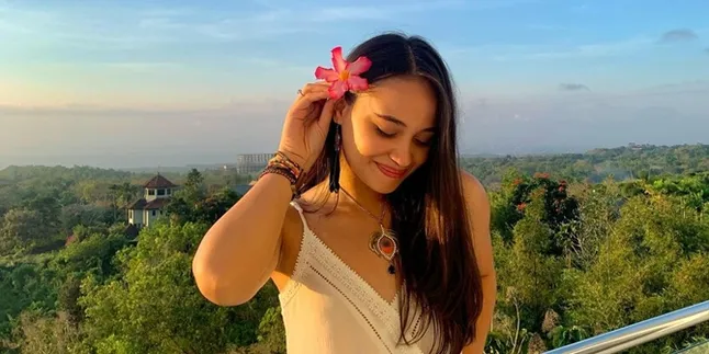 Sederet Karakter Tokoh Utama Serial 'DUNIA MAYA' yang Wajib Kamu Tahu, Pantang Menyerah - Selalu Ceria